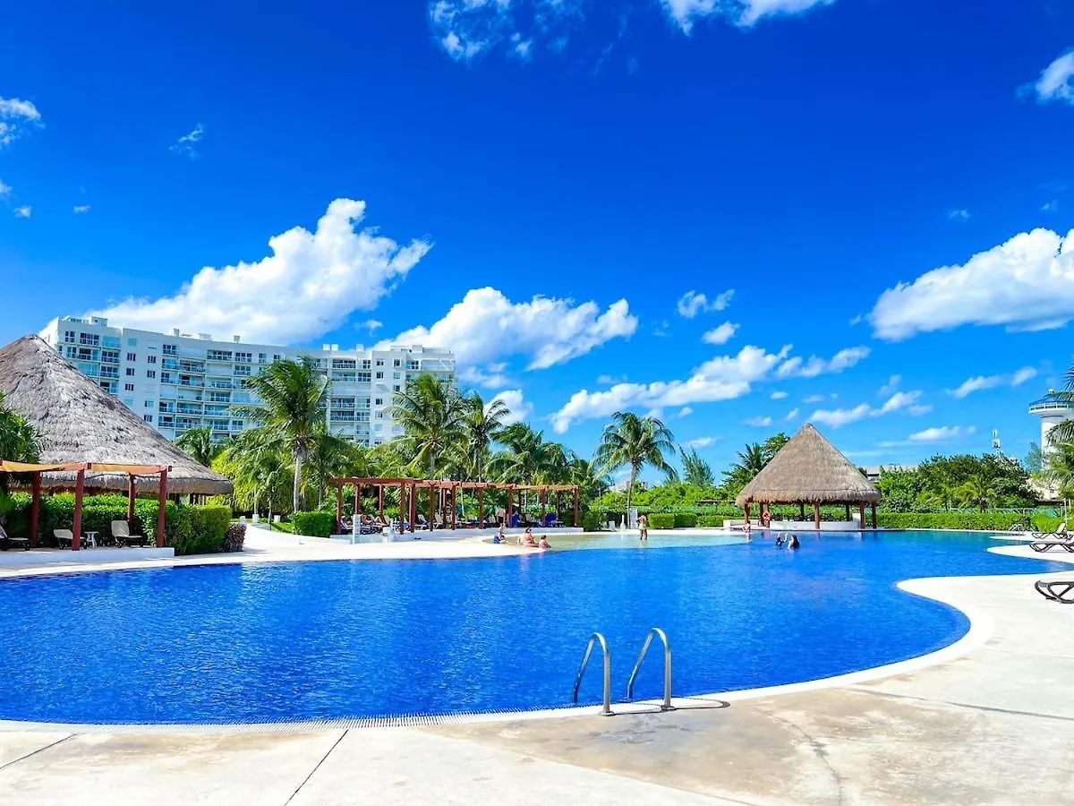 Punta Me Luxury Apartment Beach Front & Ocean View カンクン