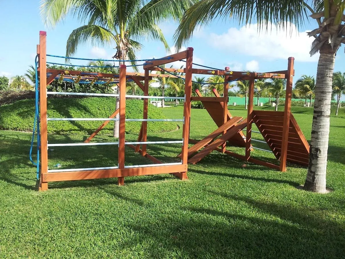 Punta Me Luxury Apartment Beach Front & Ocean View カンクン メキシコ