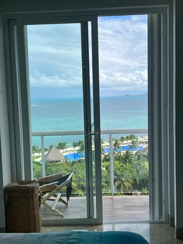 Punta Me Luxury Apartment Beach Front & Ocean View カンクン
